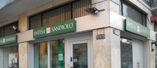 Intesa Sanpaolo cerca diplomati e laureati come informatici, analisti e test manager