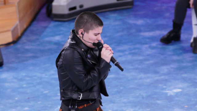 Amici 21, l'ex allieva Nicol fa coming out: bacia una ragazza su TikTok.