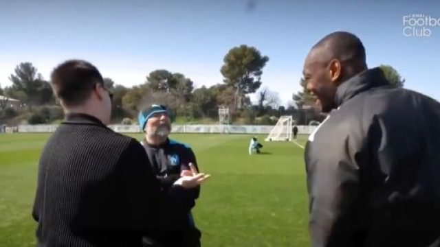 Jorge Sampaoli et Steve Mandanda à la Commanderie. (crédit CFC)