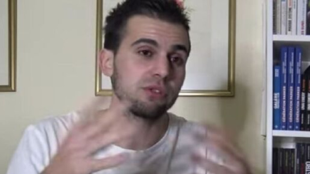 Macron et Sarkozy feraient tout pour qu'Mbappé reste au PSG selon Romain Molina (capture YouTube)