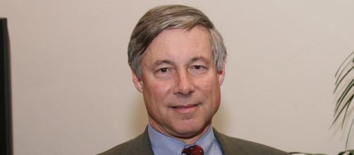 Longtime GOP Rep. Fred Upton voted to impeach Trump (Image source: iomechallenge/Wikimedia Commons)