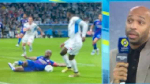 Thierry Henry en forme au moment de parler d'un potentiel penalty oublié pour l'OM contre Lyon. (crédit capture Prime Video)