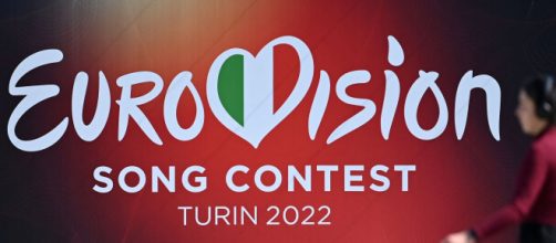 Eurovision 2022, una volontaria parla di molestie: ‘Ci hanno palpato il fondoschiena’.