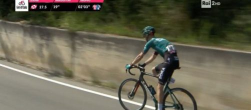 Wilco Kelderman in difficoltà al Giro d'Italia.