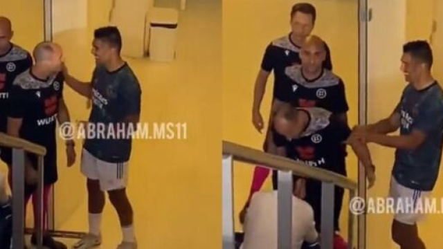 Casemiro très proche de l'arbitre de Cadix vs Real Madrid. (crédit Twitter)