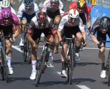 La vittoria di Alberto Dainese nella tappa di Reggio Emilia del Giro d'Italia.
