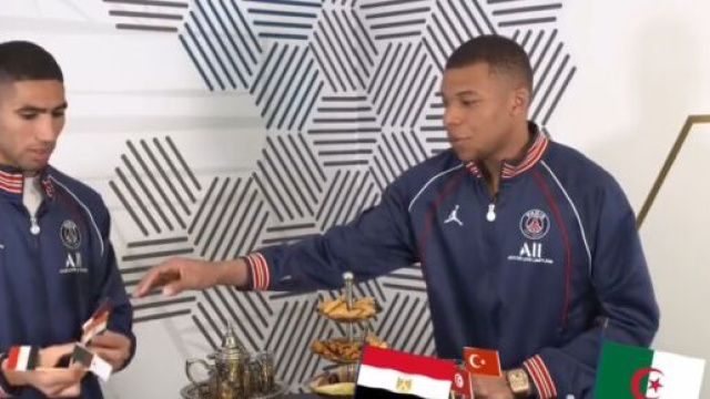Hakimi et Mbappé ensemble pour tourner une vidéo sur la fin du ramadan. (crédit capture Twitter PSG)
