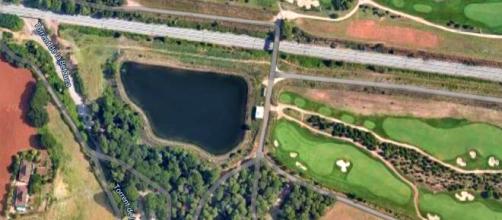La balsa de riego perteneciente al Reial Club de Golf de El Prat (Google Maps)