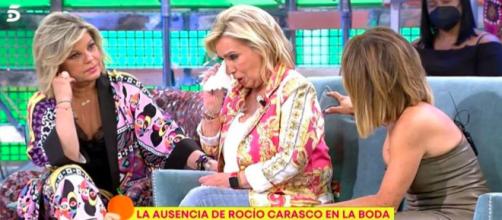 Carmen Borrego lloró tras escuchar las palabras de Rocío Carrasco sobre la boda de su hijo (Captura de pantalla de Telecinco)