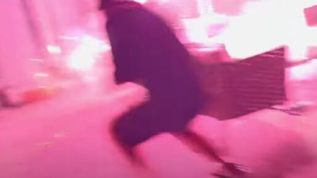 L'OM en Ligue des champions, Mohamed Henni célèbre et met le feu à sa maison (capture YouTube)