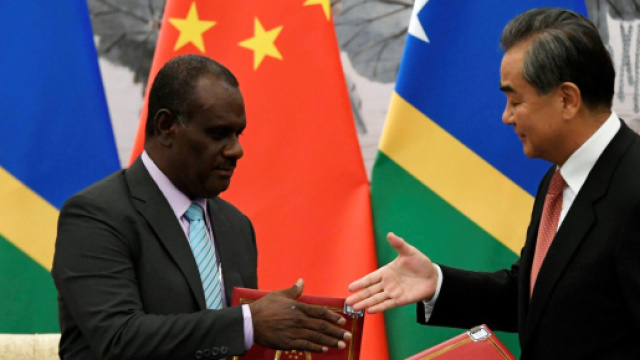 Il ministro degli esteri cinese in viaggio nel Pacifico per accordi commerciali