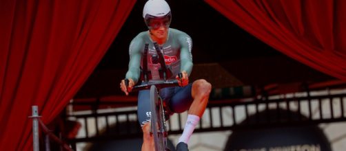 Mathieu Van der Poel impenna all'arrivo del Giro d'Italia