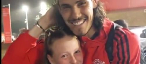 L'échange entre Edinson Cavani et une jeune fan fait le buzz (capture YouTube)