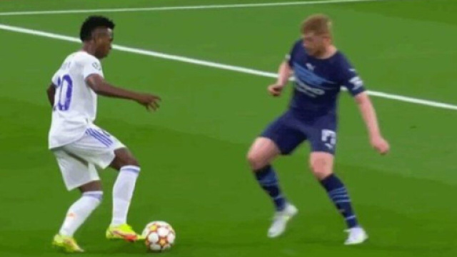 Vinicius dans ses oeuvres, Source : Crédit Twitter