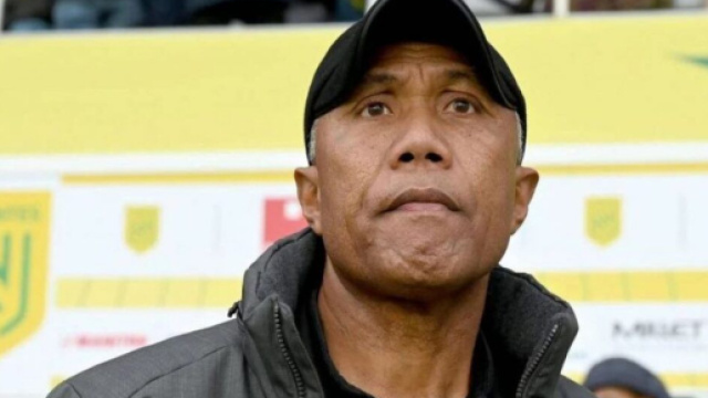 Antoine Kombouaré fond en larmes lors d'une interview Source : Capture Twitter