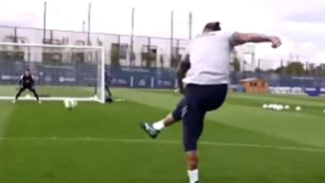 Sergio Ramos a une meilleure frappe que ses coéquipiers, la vidéo buzze (capture YouTube)