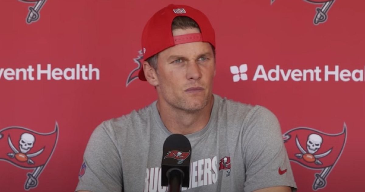 Tom Brady says he mentors teammates to help them reach full potential