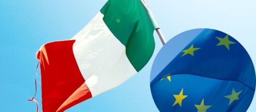 Bandiera italiana e bandiera dell'Unione Europea.