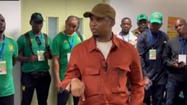 Le discours lunaire de Samuel Eto'o après la victoire du Cameroun enflamme la toile (capture YouTube)