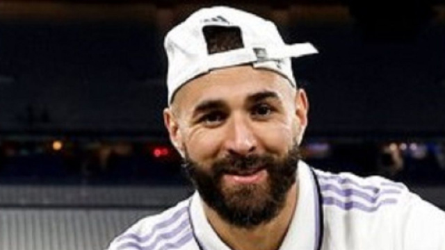 Karim Benzema r&eacute;cidive avec un clich&eacute; de Tupac et une phrase myst&eacute;rieuse (capture officiel Benzema)