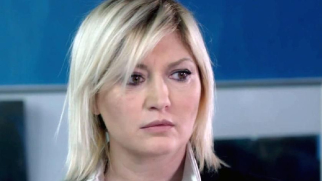 Un posto al sole: torna Marina alla conquista di Roberto, Lara potrebbe uscire di scena.