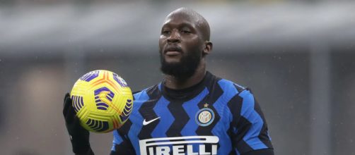 Il ritorno di Lukaku all'Inter permetterebbe al Chelsea di puntare su Sterling.