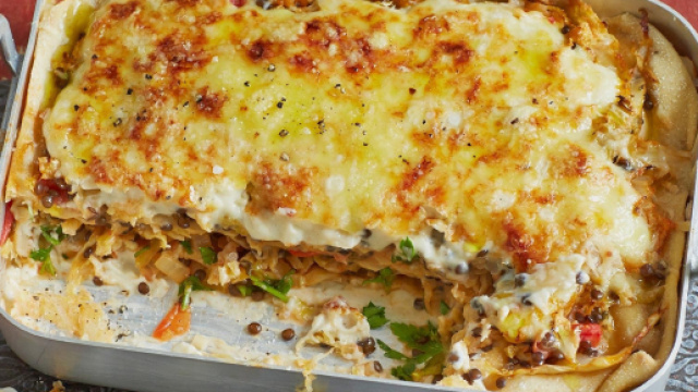 Lasagne integrali di lenticchie, un piatto insolito della cucina italiana.