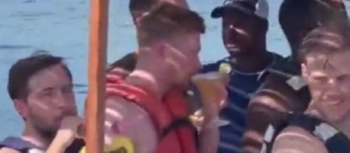 Kevin De Bruyne prend du bon temps en Colombie et fait le buzz (capture YouTube)
