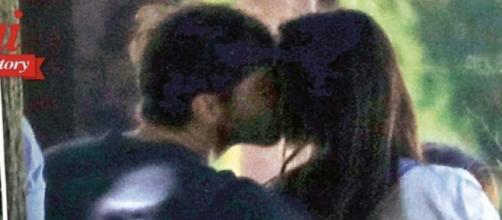 Belen e Stefano sono tornati insieme: è arrivata la foto del bacio.