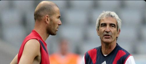 Zidane et Domenech lors de la Coupe du monde 2006. (crédit Twitter)
