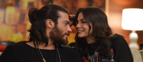 Can Yaman e Demet Ozdemir potrebbero lavorare di nuovo assieme.