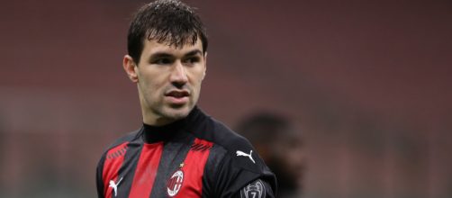 Romagnoli pode permanecer no Milan. (Arquivo/Blasting News)