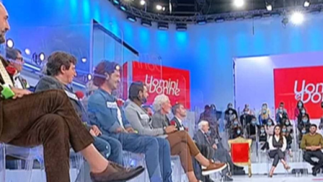 Uomini e Donne: due possibili abbandoni al trono over.