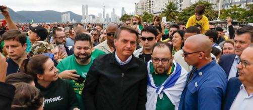 Bolsonaro mostra irritação com apoiador durante evento em SC (Alan Santos/PR)