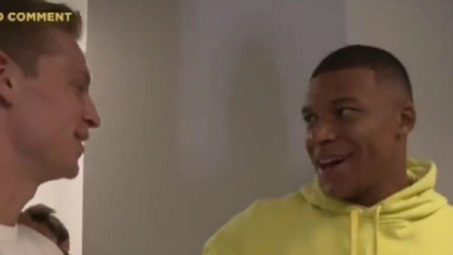 L'échange avec les micros entre Kylian Mbappé et Frenkie De Jong fait parler (capture Youtube)