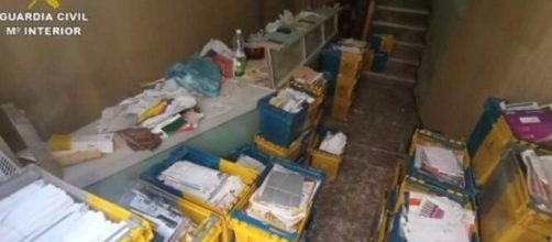 El cartero acumulaba las cartas en su vivienda en lugar de repartirlas - Guardia Civil