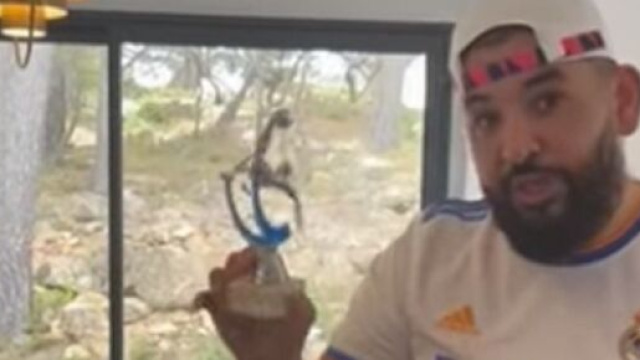 Mohamed Henni parodie Kylian Mbappé et fait le buzz (capture YouTube)