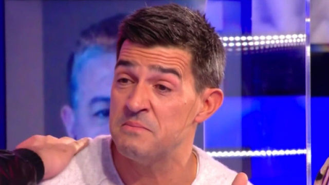 Jean-Pascal Lacoste fond en larmes dans TPMP. Source : capture d&rsquo;&eacute;cran C8.