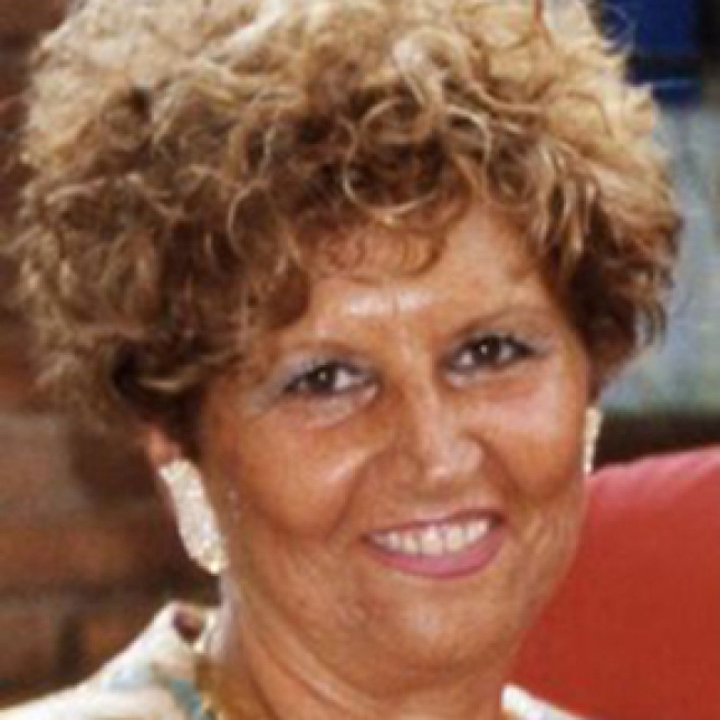 Rosa Guiñón, actriz de doblaje conocida por sus interpretaciones de Meryl Streep (RRSS y Wikimedia Commons)