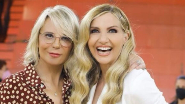 Amici 22, Lorella Cuccarini rompe il silenzio dopo le voci dell'addio.