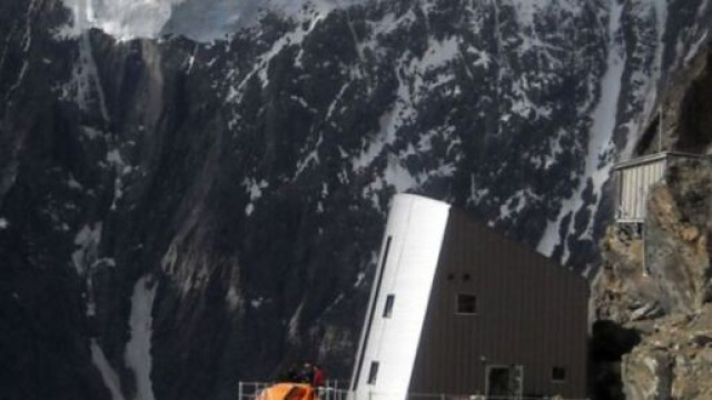 Monte Bianco, il Rifugio Gonella chiude 15 giorni in anticipo a causa della siccità