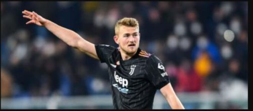 Juventus, rebus De Ligt, si tratta per Pau Torres.