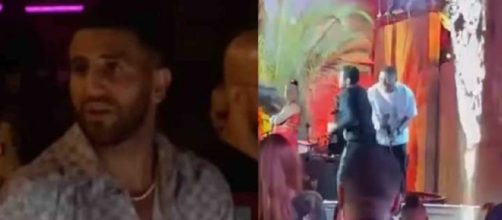 Riyad Mahrez rechigne à applaudir Kylian Mbappé pendant le Marrakech du rire (captures YouTube)