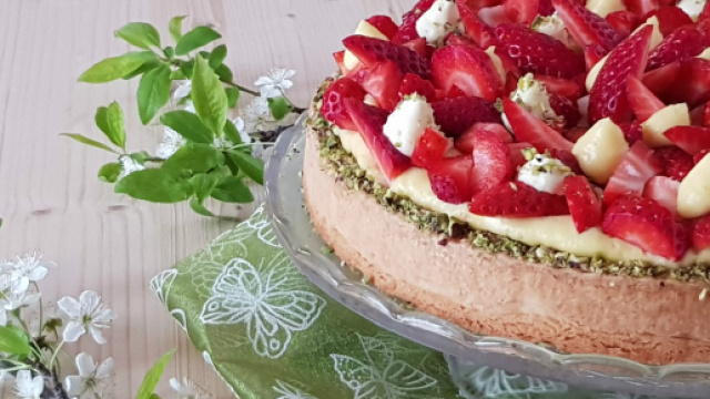 Due ricette di torte vegane e crudiste.