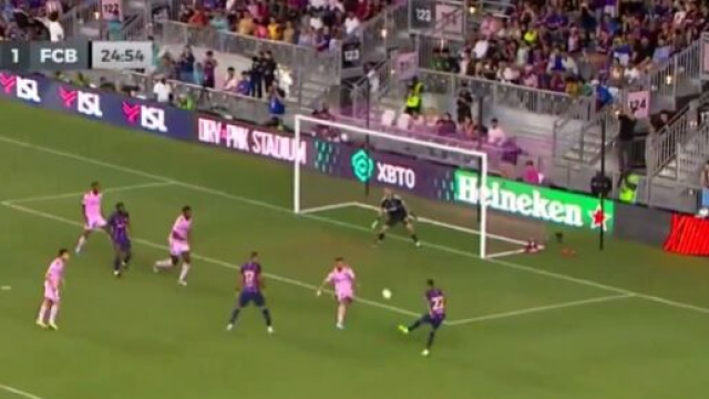 Le premier but tout en finesse de Raphinha avec le FC Barcelone fait le buzz (capture YouTube)