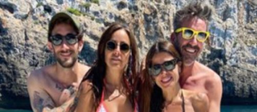 David Valledeperas disfruta de unos días de descanso en la isla de Menorca con buenos amigos (Instagram @alcayde_carmen)
