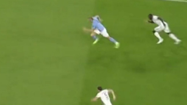 L'action impressionnante d'Upamecano qui rattrape Haaland fait le buzz (capture YouTube)