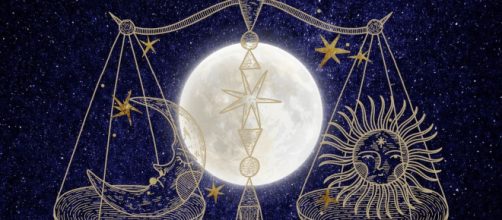 L'oroscopo del giorno 2 agosto: Luna in Bilancia, amore in vista per l'Acquario (2ª metà).