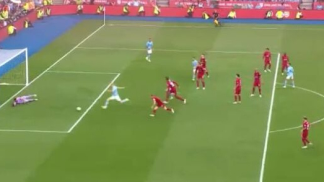 Haaland a presque tout raté face à Liverpool ce samedi. (crédit twitter)