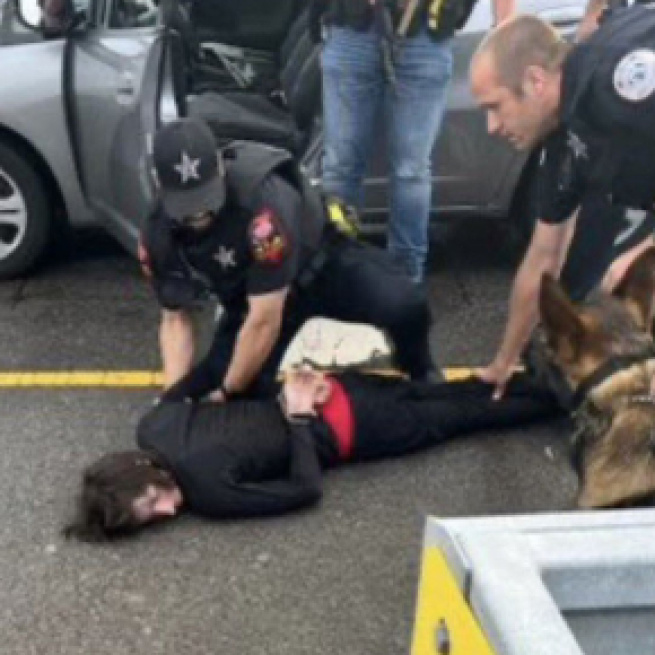 La Policía detuvo al atacante armado a pocos kilómetros de Highland Park (Twitter, NYCPDDEA)